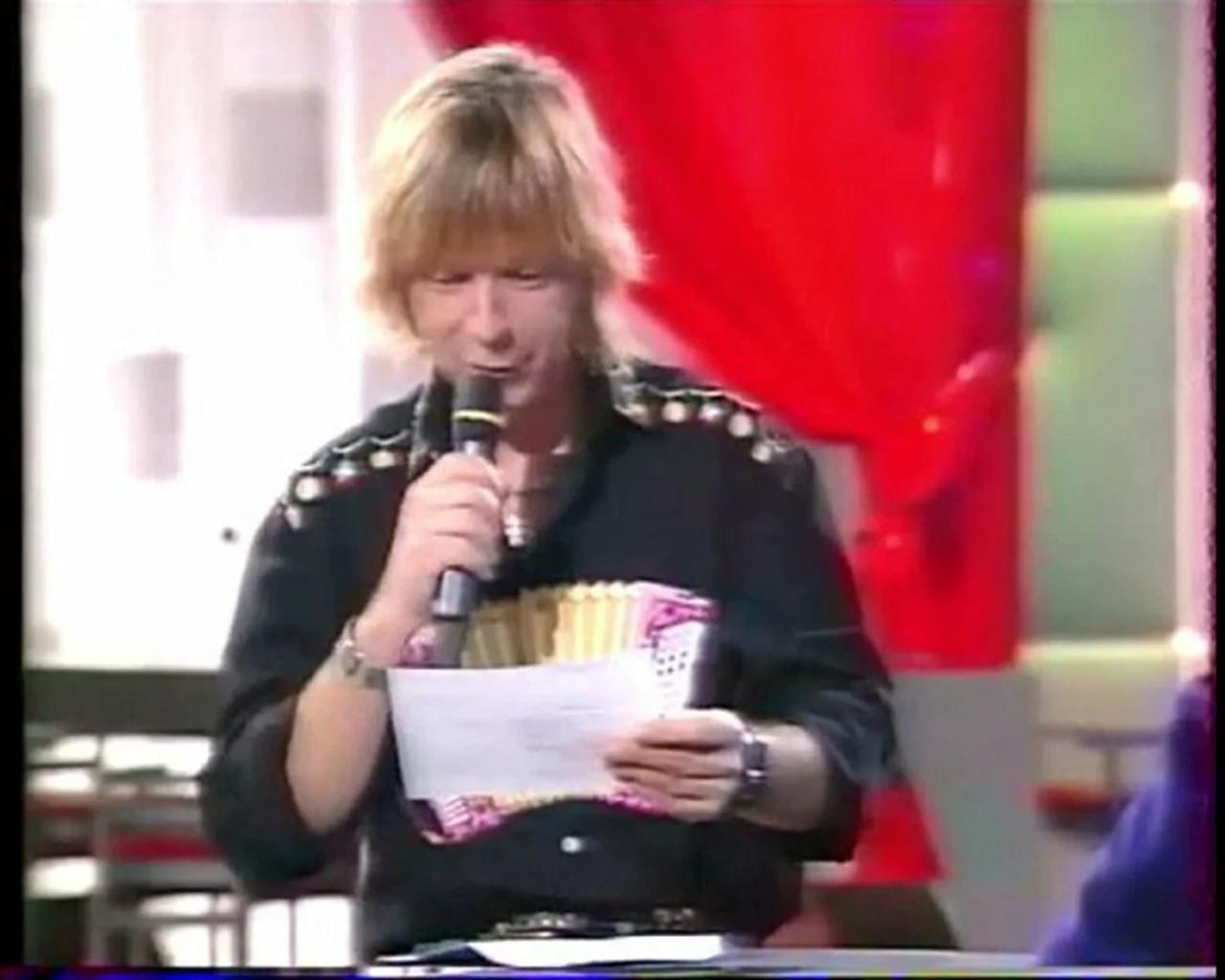 Renaud reçoit un télégramme d'un personnage mystère...