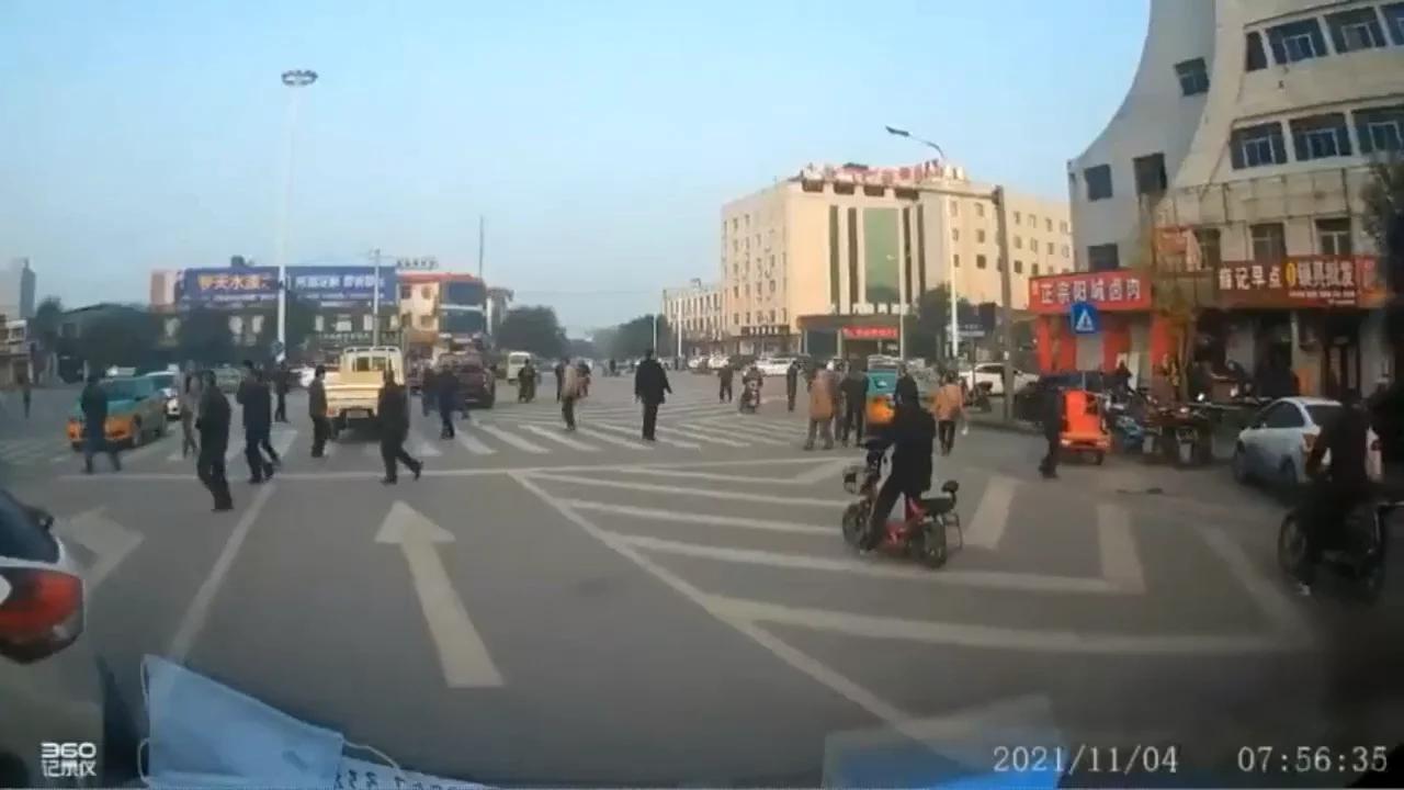 Random Meat Cleaver Attack In China
