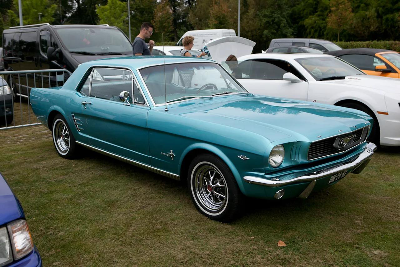 I post all kinds of classic and vintage cars.