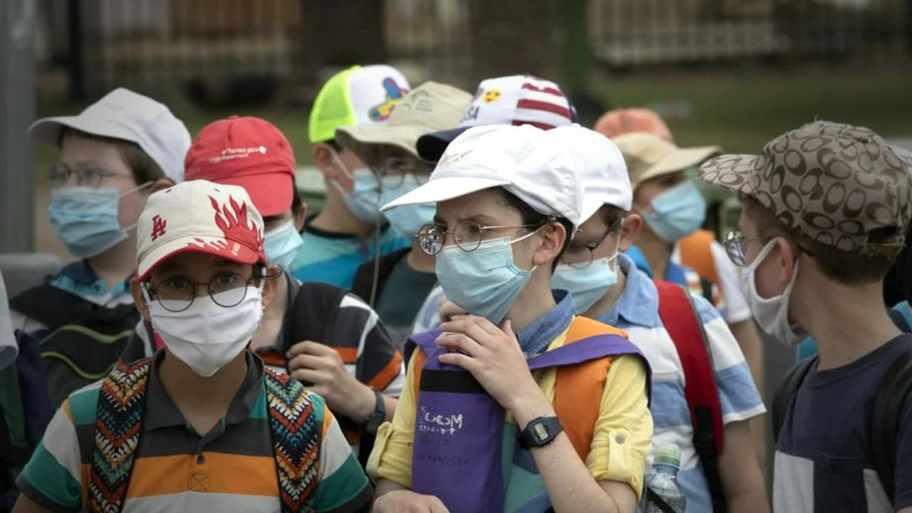 School Teacher Speaks Out Against Mask Mandates For Students