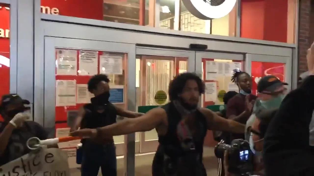 BLM Protects Target from Antifa #2020Protests