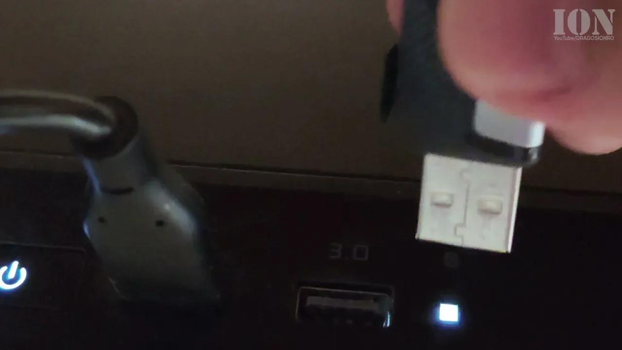 install windows 11 from usb keep files