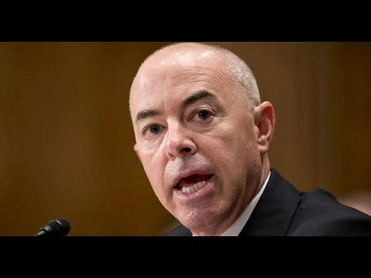 Homeland Security Chief Americans Who Dont Trust Government Are Biggest Terror Threat 