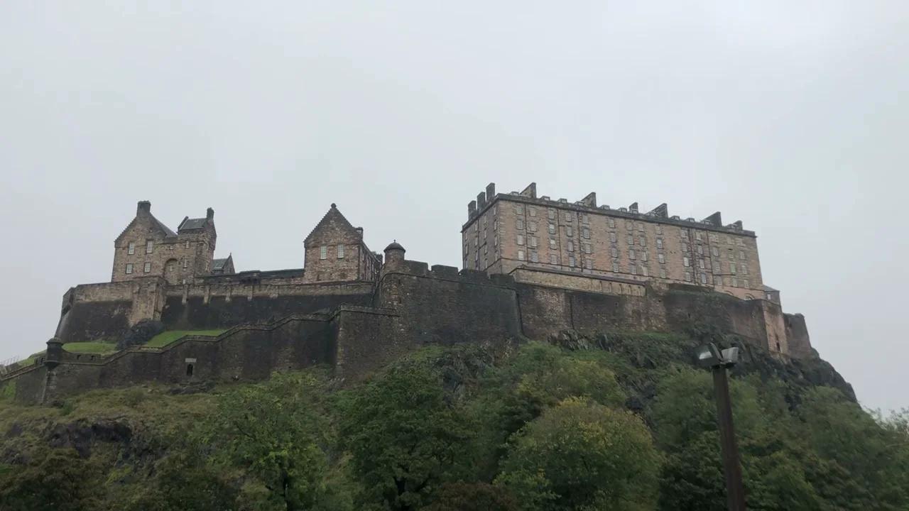 View of Edinburgh castle (2)