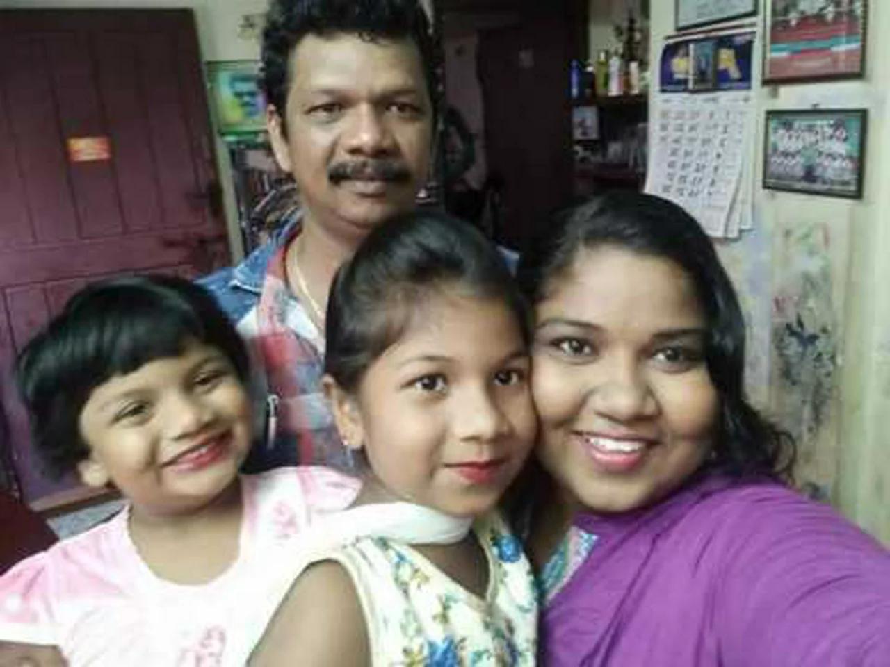 Vijay Tv Lollu Sabha Actor Easter Raj Family Photo | Vijay Tv |