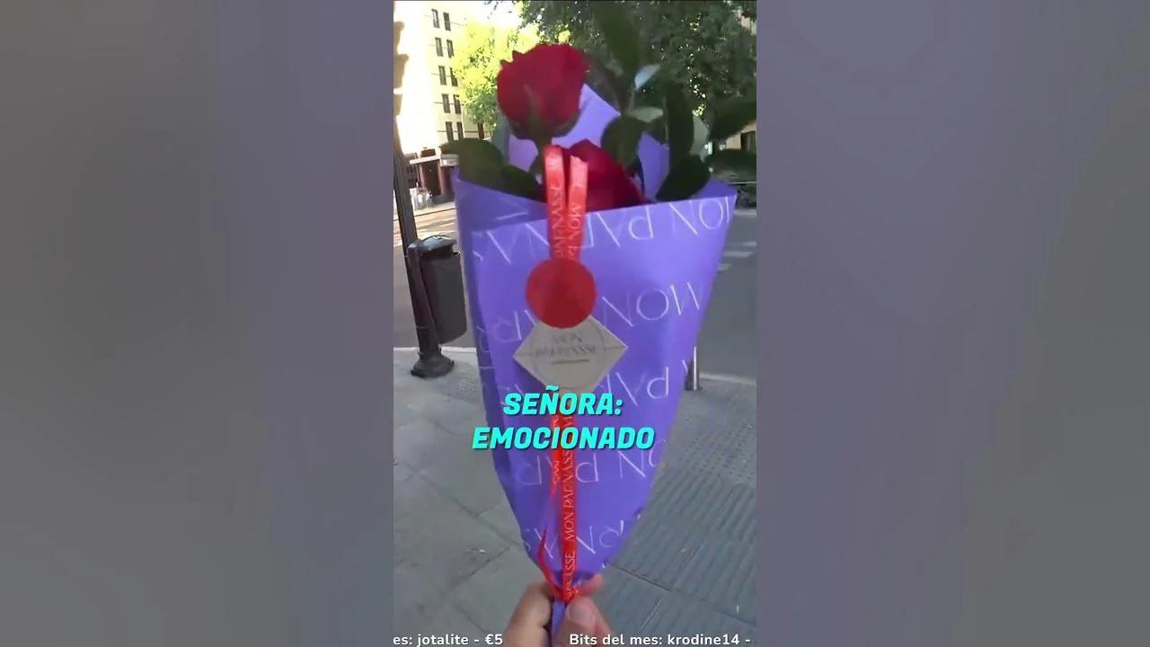 Le compro un ramo de rosas 💐 a una señora