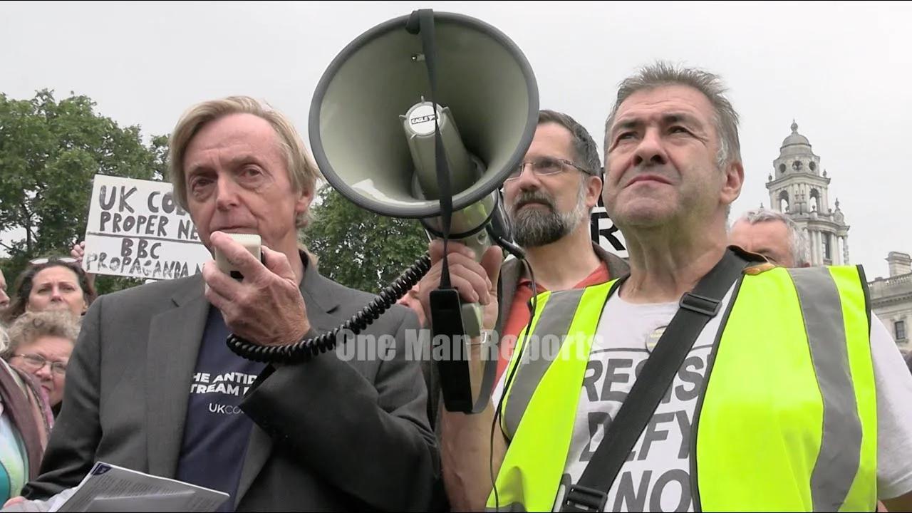 Brian Gerrish (UK Column) speech with a prayer by David Scott In London