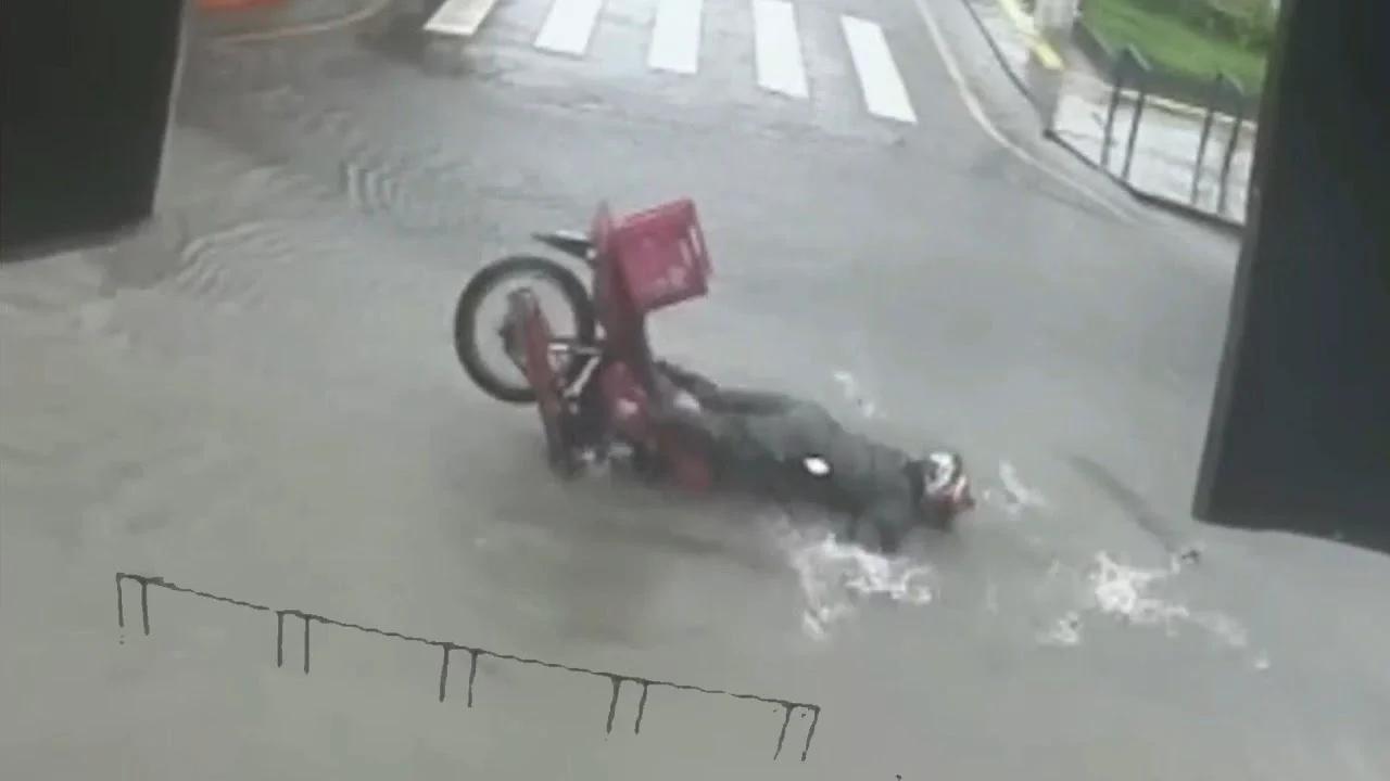 TOTAL IDIOTS IN CARS 14 | STUPID DRIVERS COMPILATIONS | FUNNY ROAD ...