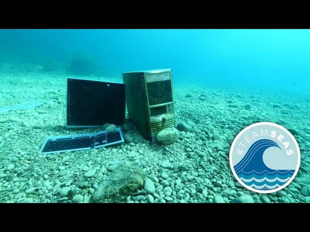 I built a portable underwater PC for #TeamSeas