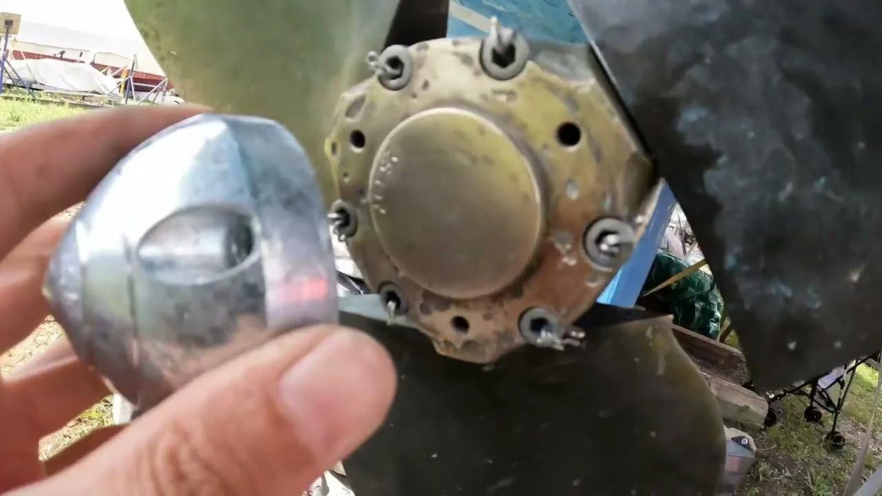 MaxProp Grease & Zinc Feathering Propeller