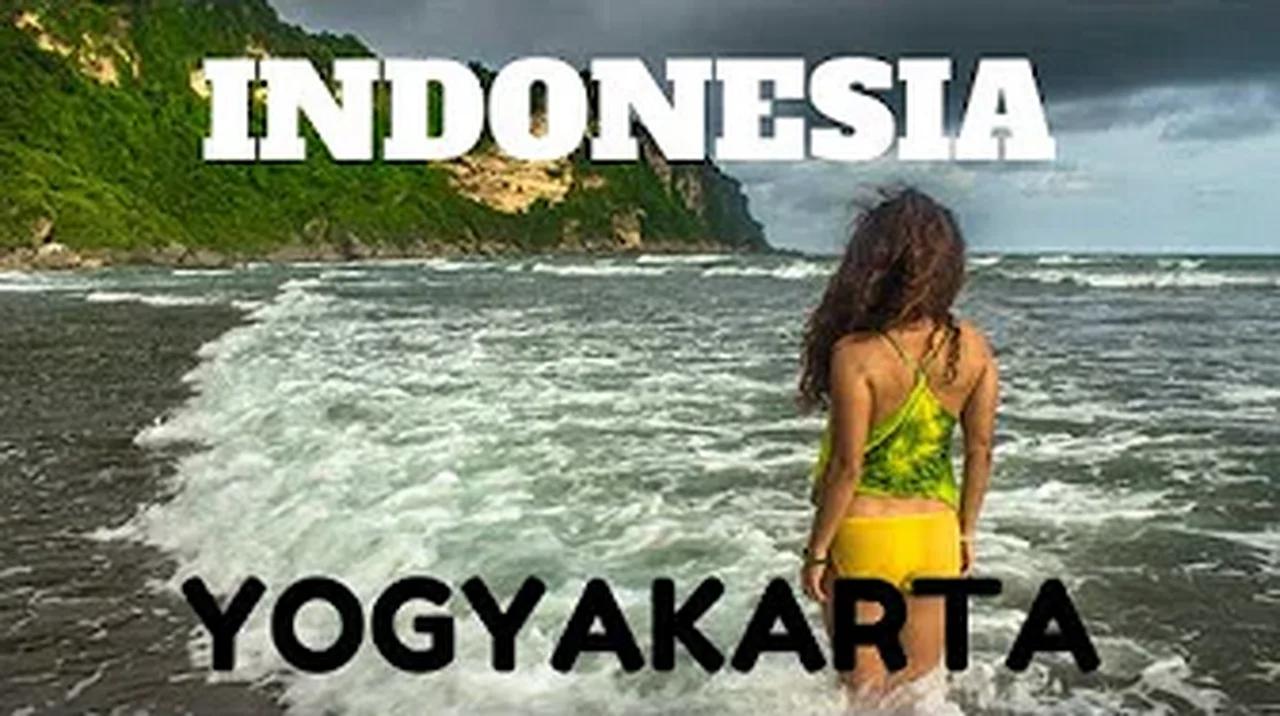 JAVAN CULTURE, ANCIENT RUINS, BEACHES & VOLCANO TREK, Yogyakarta & Mt ...