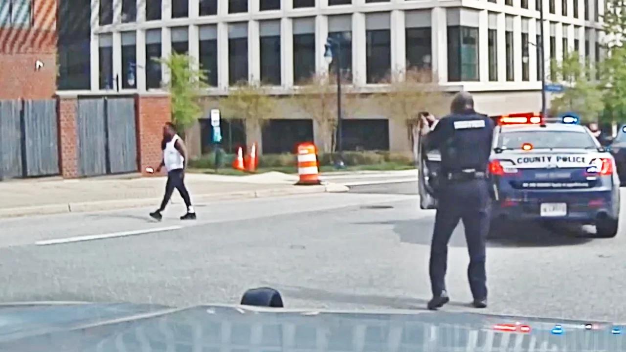 Prince George S County Officers Shoot Suspect Who Approached Them With