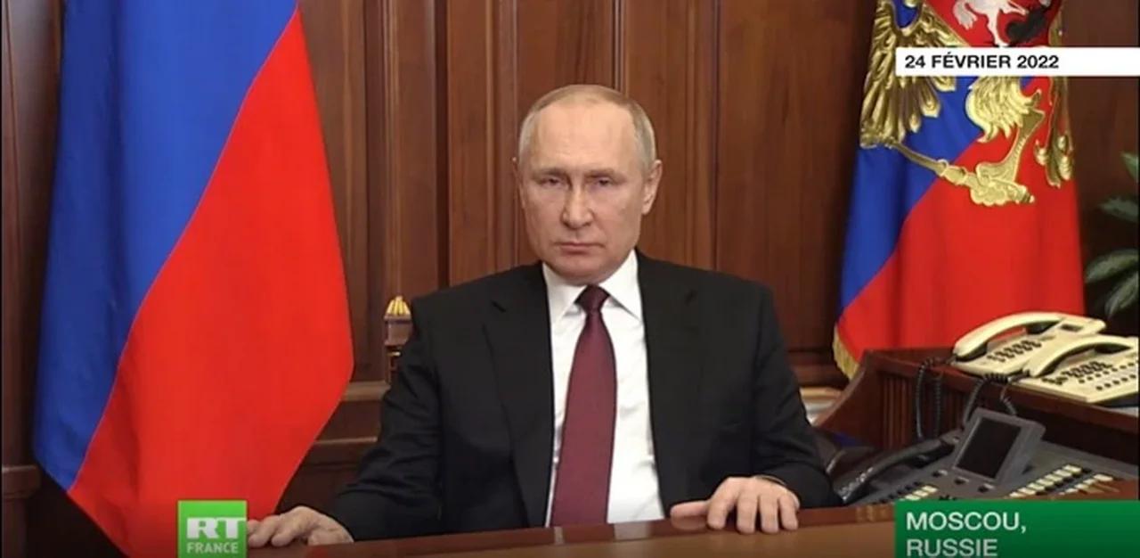 Discours de Vladimir Poutine annonçant une opération militaire dans le ...