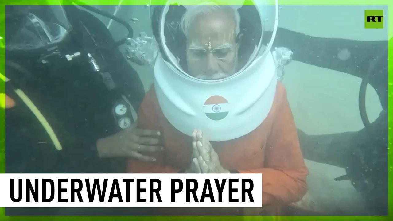 Modi prays at Krishna’s ancient sunken city