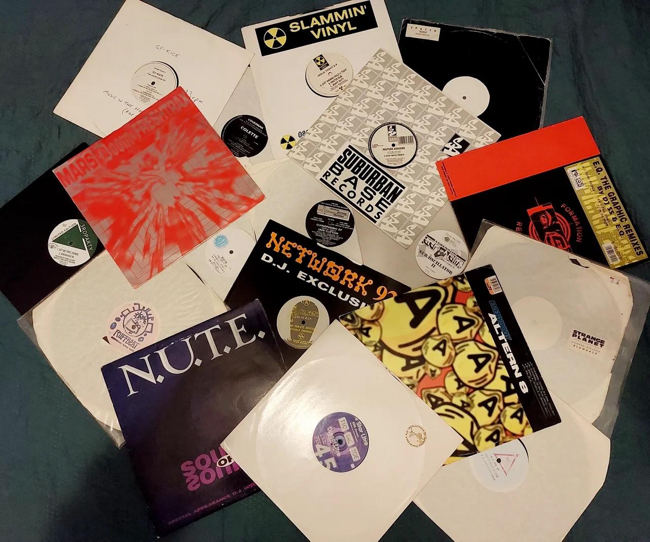 Oldskool Hardcore Frenzy Mixed By Dj Nameless Suburbia