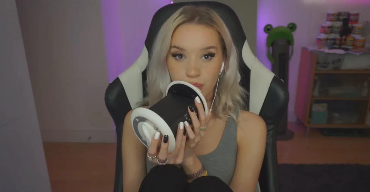 Veronika ASMR ASMR INTENSE EAR EATING *use headphones*