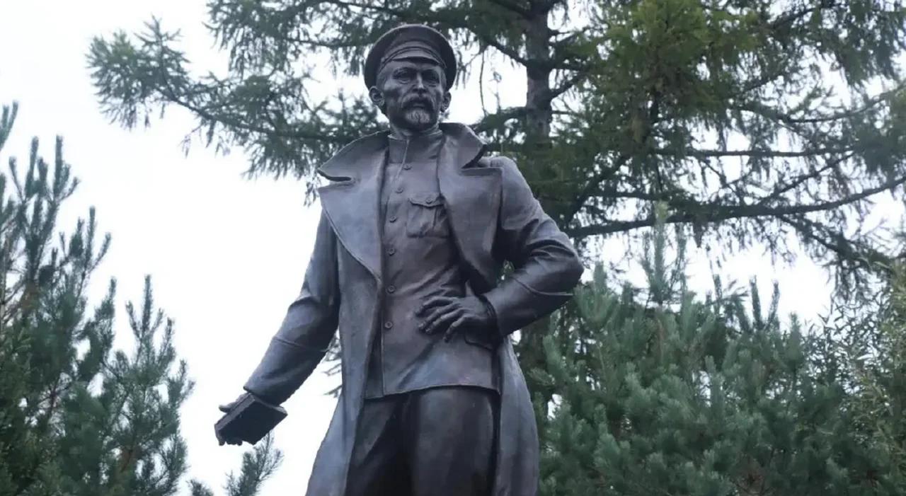La Russie érige une nouvelle statue en hommage au fondateur du KGB et ...