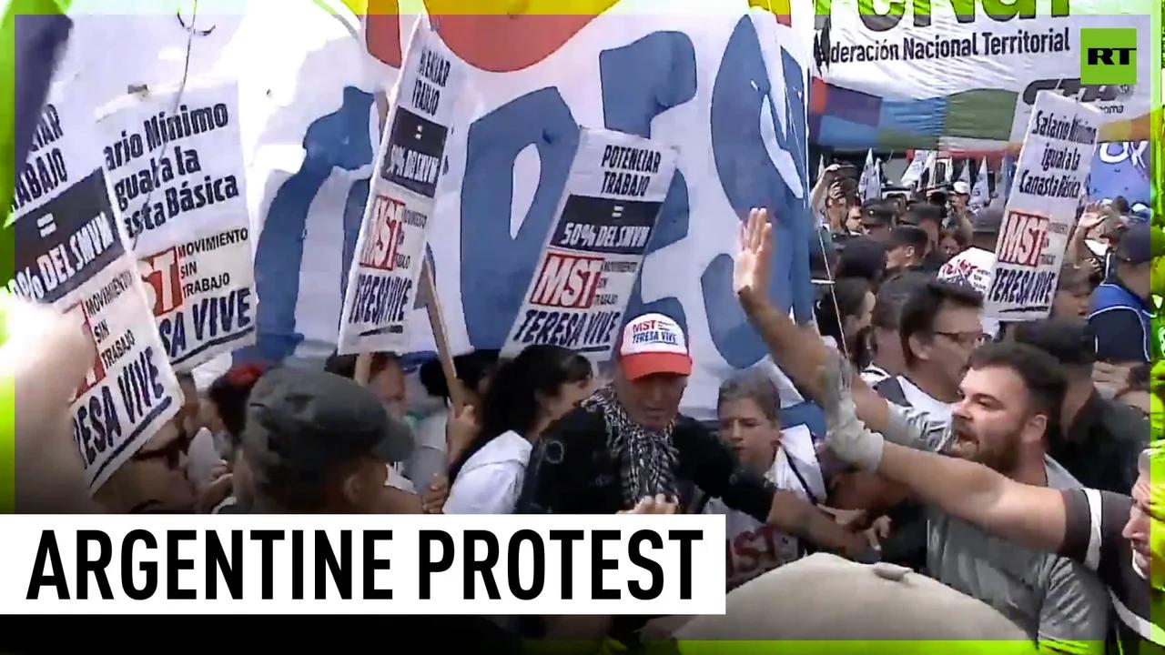 Clashes Break Out At Buenos Aires Mass Rally Against Milei’s Reforms