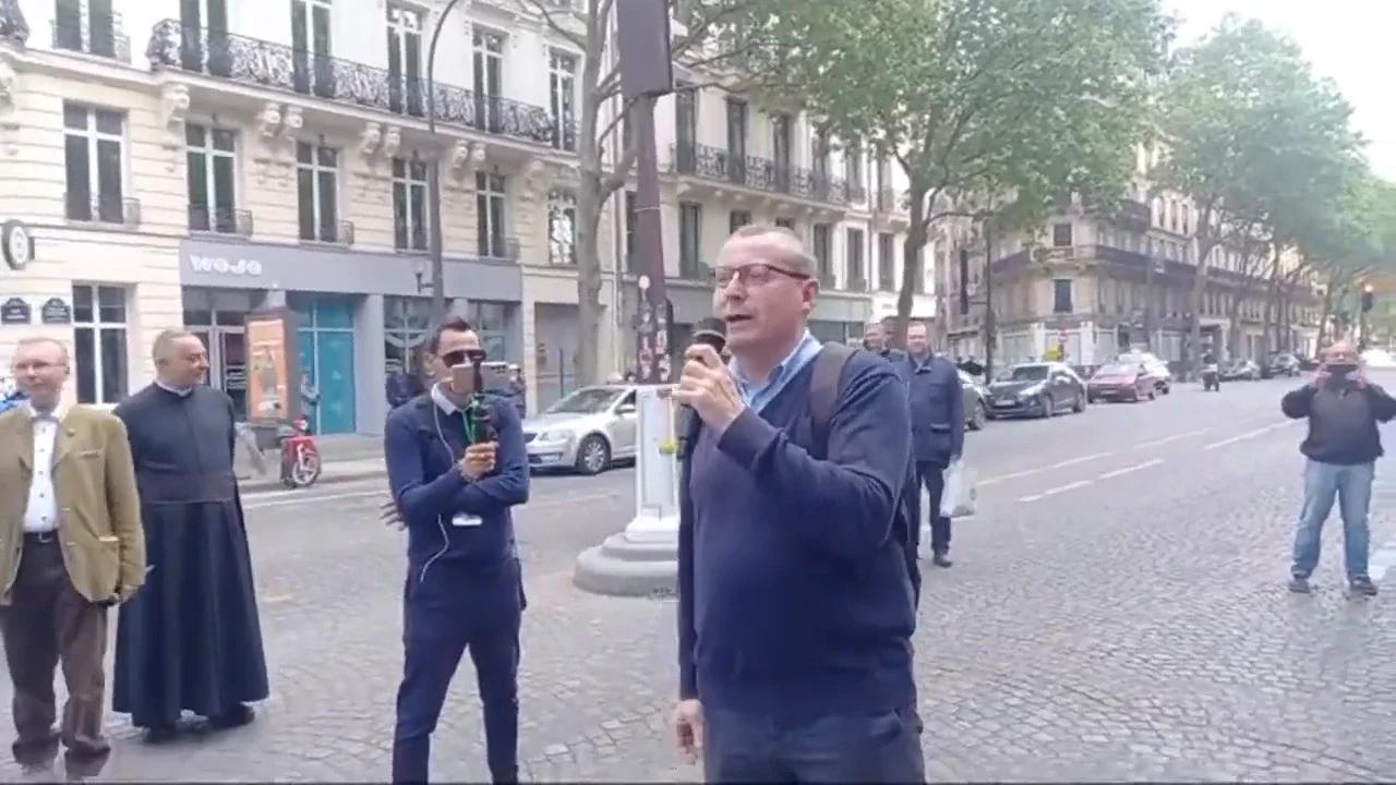 Il faut lire les livres de johan livernette
