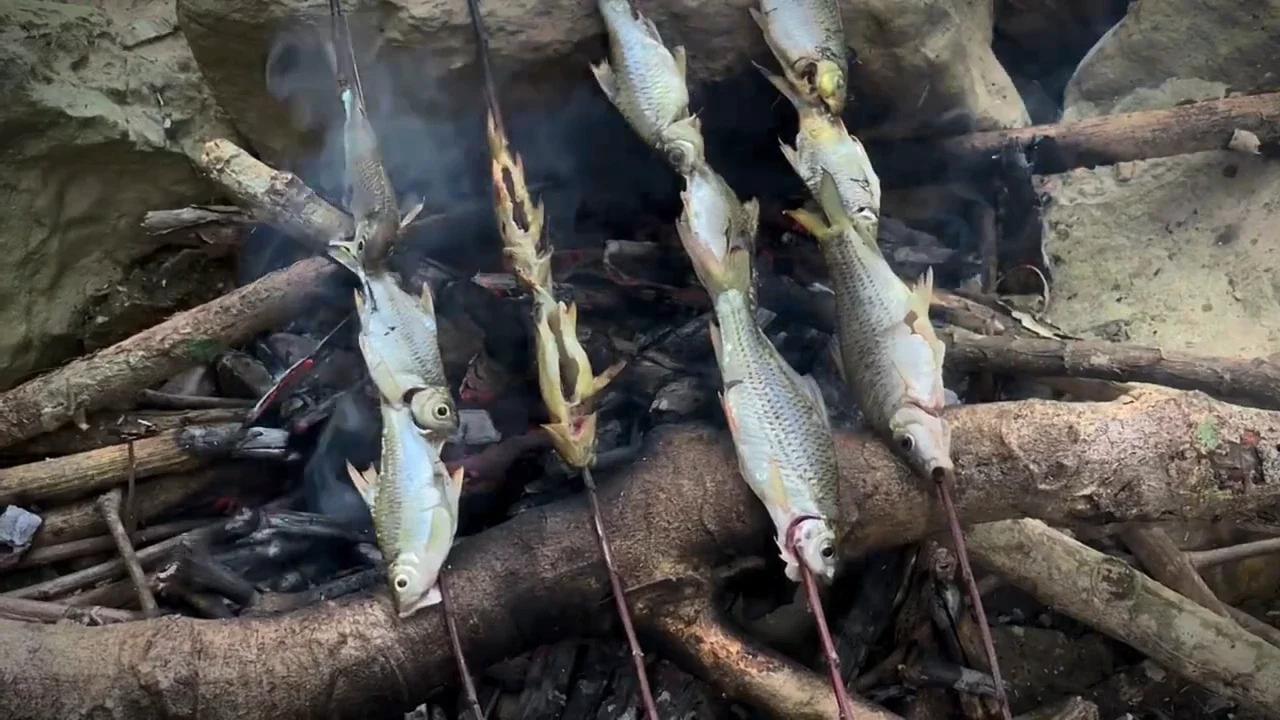 200 Days Survival Building An Underground Bunker From Scratch