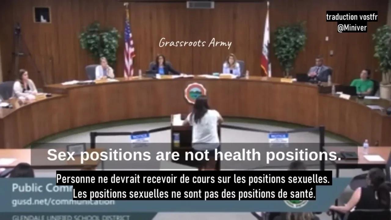 Position sexuelle (lesbienne en ciseaux etc...) enseigné aux