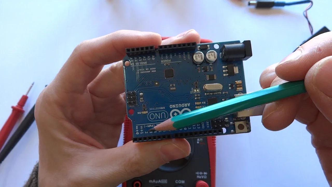 Pines arduino 5V