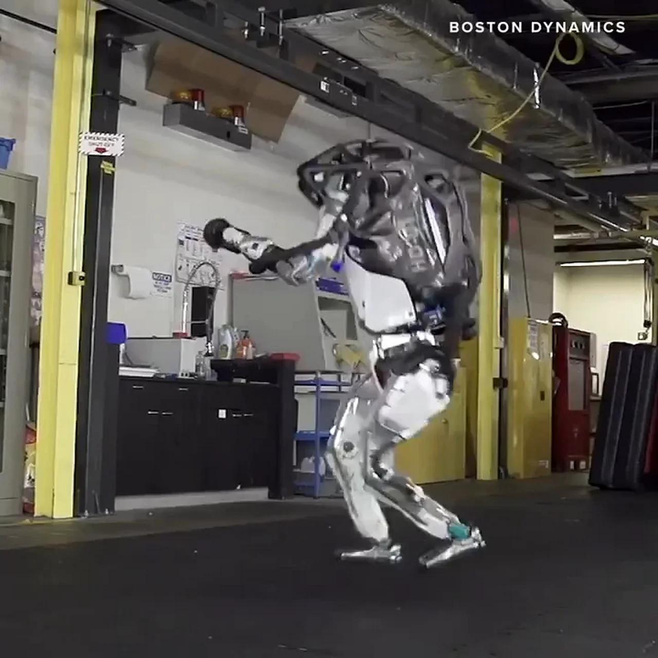 Boston Dynamics - ROBOTS & DRONES