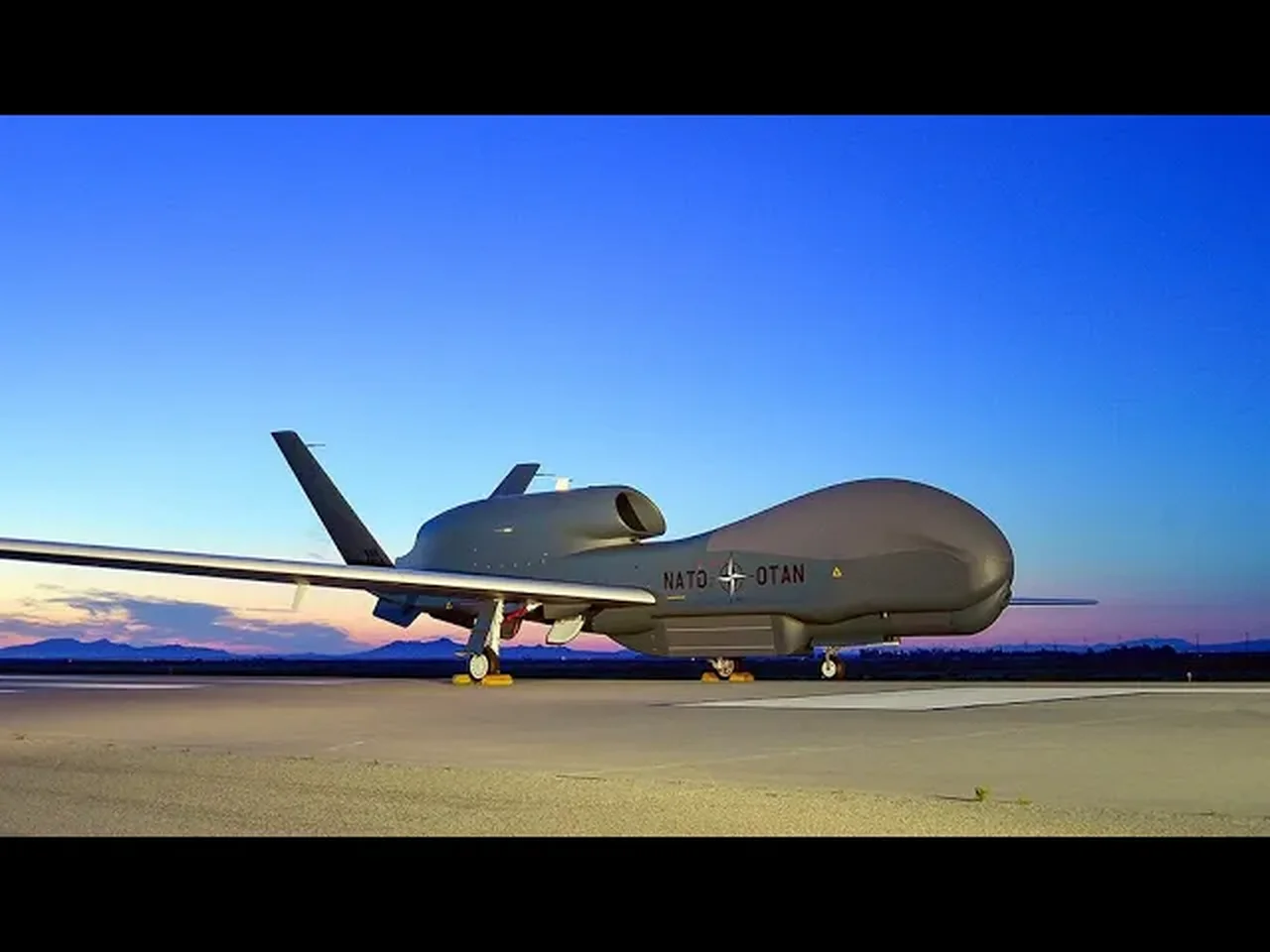 Rq 4b. НАТО RQ-4 “Global Hawk”,. RQ-4 Polar Hawk. БПЛА RQ-4b Global Hawk. ВВС США RQ-4b Global Hawk.