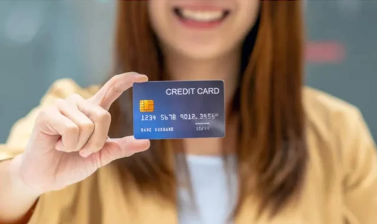 Кредитная карта urban. Карточка виза. Using credit cards. Credit or debit cards данные. Credit card редактировать.